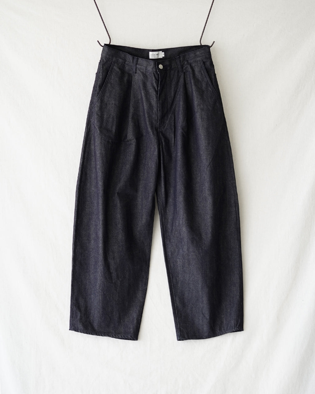 STILL BY HAND Deep tuck wide denim pants DN01253
