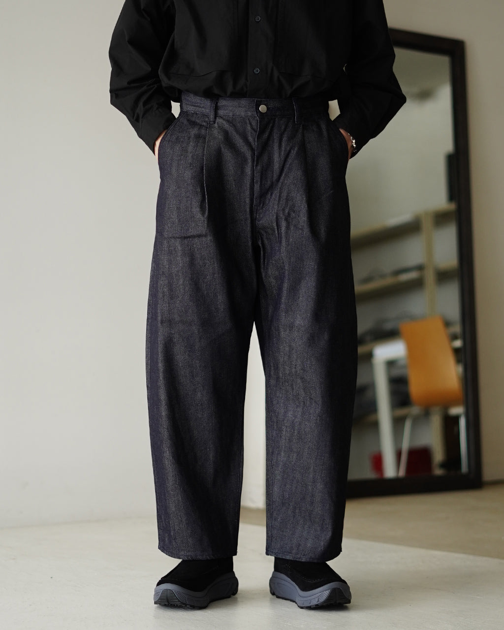 STILL BY HAND Deep tuck wide denim pants DN01253