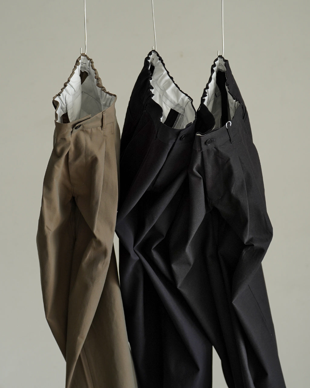 Deep tuck pressed pants PT06253