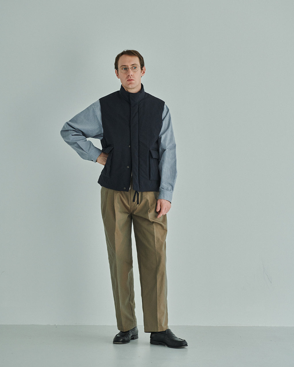 STILL BY HAND スタンドカラー パデッド ベスト STILL BY HAND（スティルバイハンド） スタンドカラーパッデッドベスト