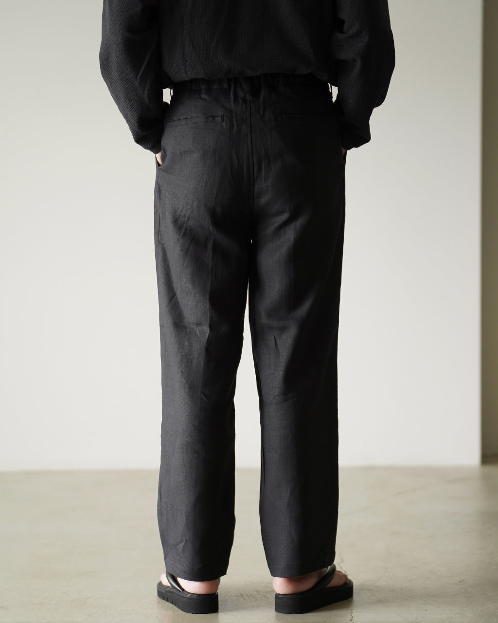 Linen tuck tapered pants PT02262