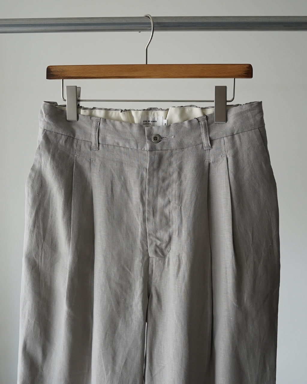 Linen tuck tapered pants PT02262