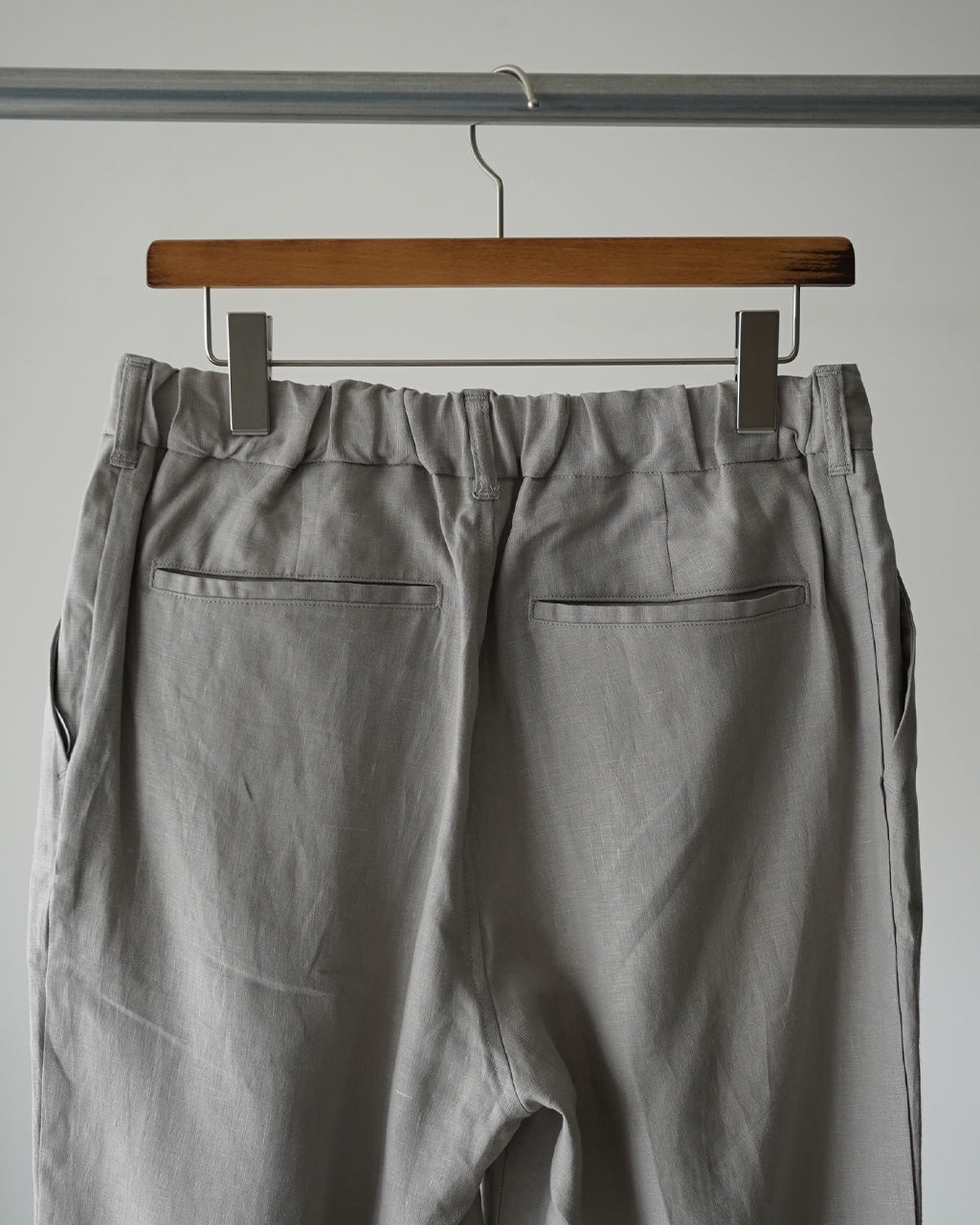 Linen tuck tapered pants PT02262