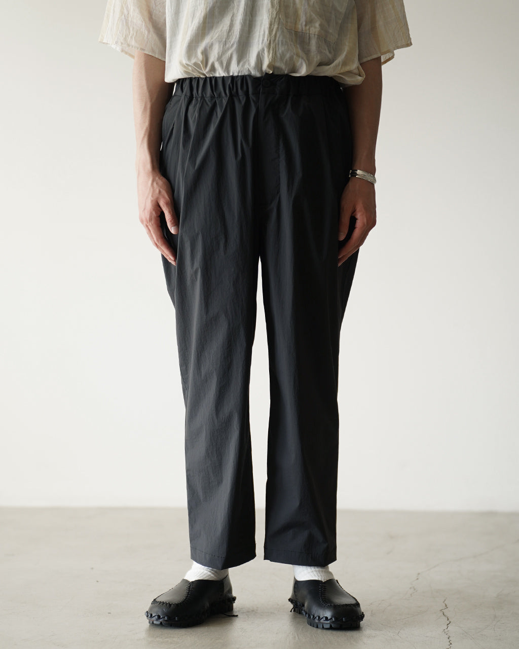 STILL BY HAND PT04262 ナイロン テーパード イージーパンツ｜Crouka(クローカ)