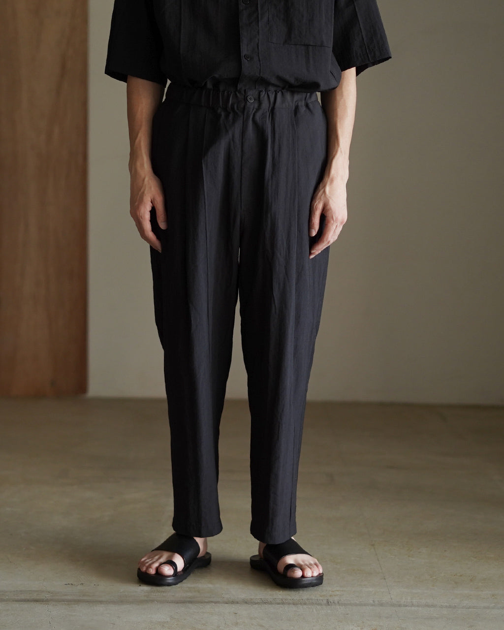 STILL BY HAND スティルバイハンド Pin tuck easy pants イージーパンツ テーパードシルエット｜Crouka(クローカ)