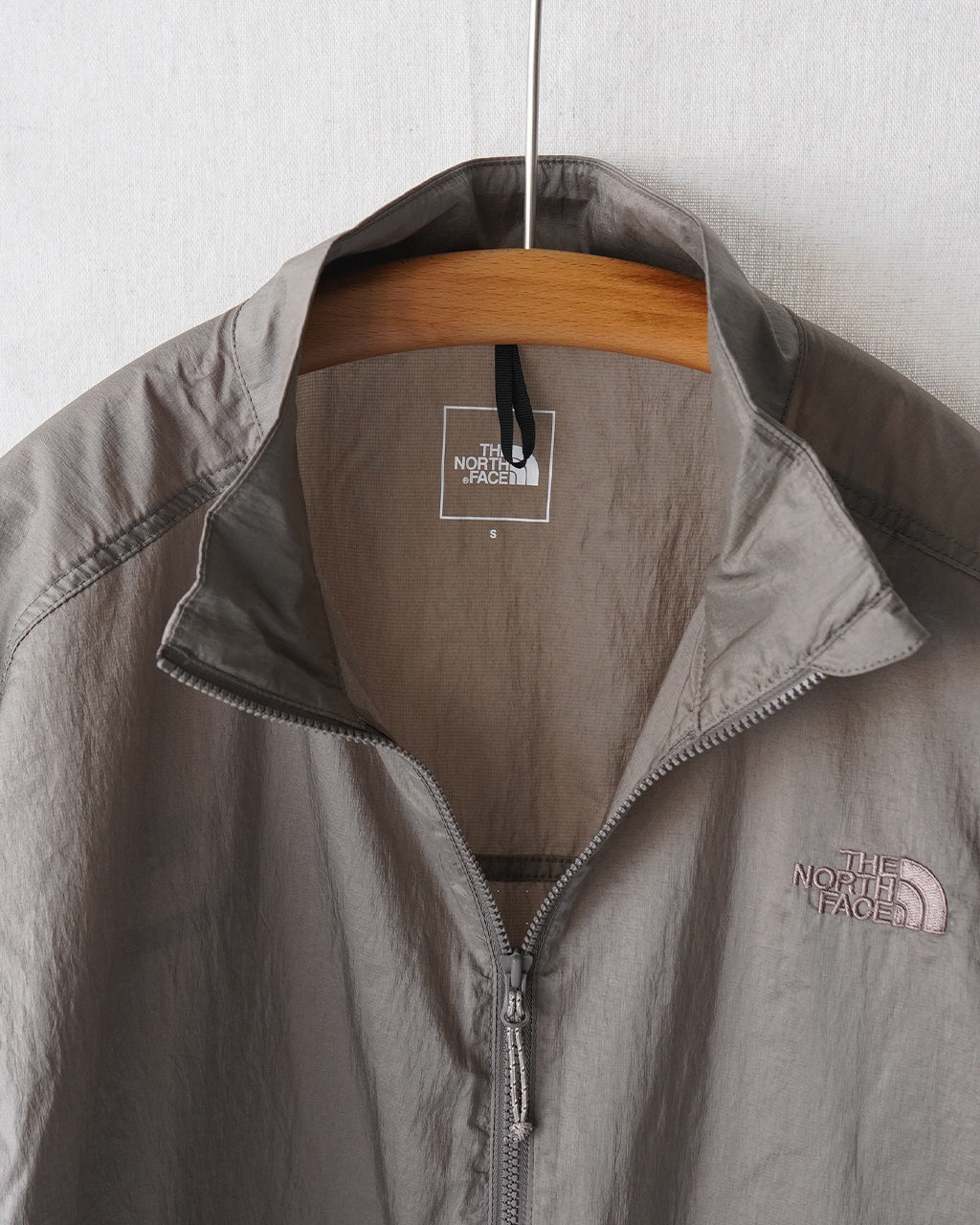 THE NORTH FACE GAR ノースフェイス ウィンドジャケット レディース