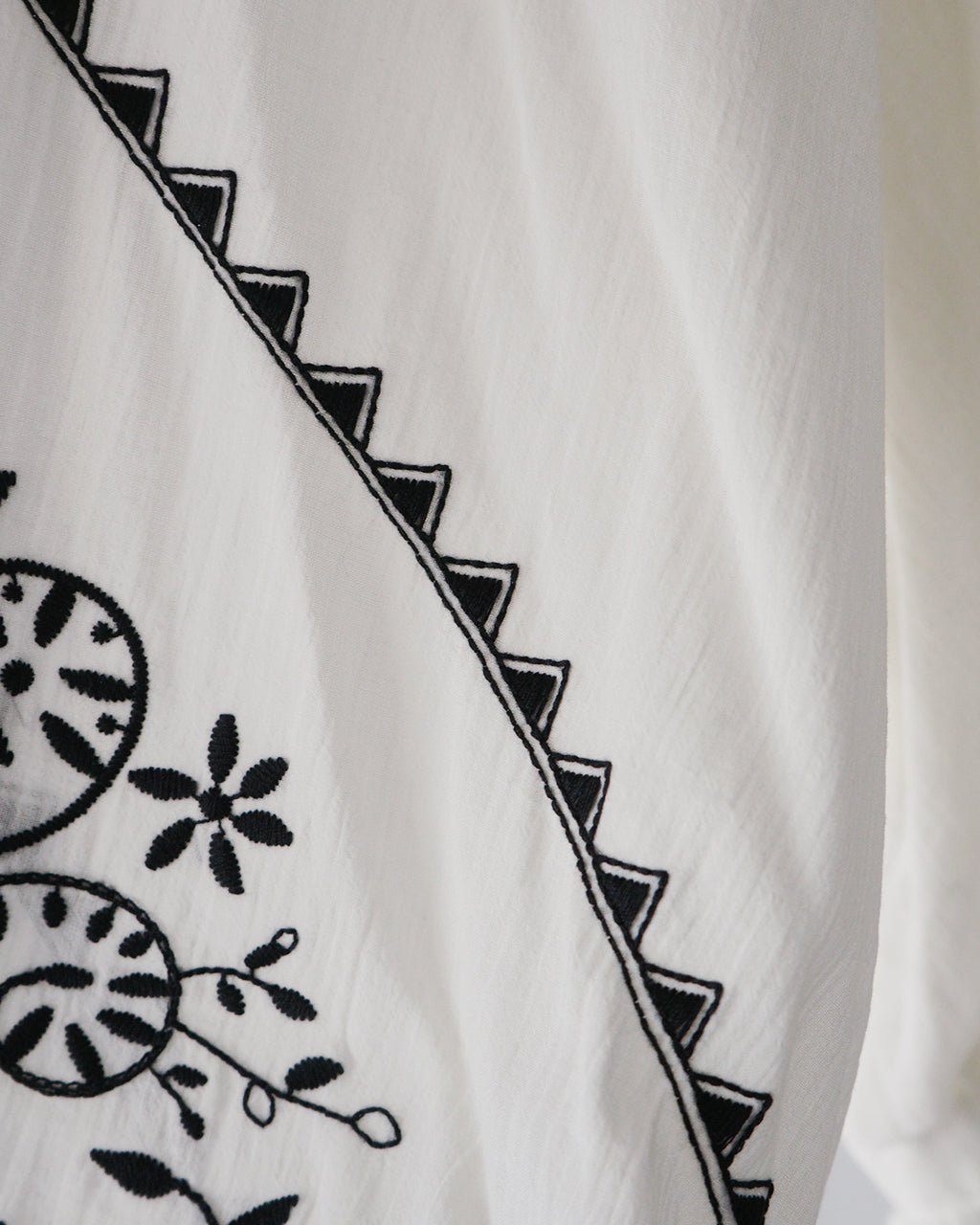 EMBROIDERED BLOUSE 26SMSBL09