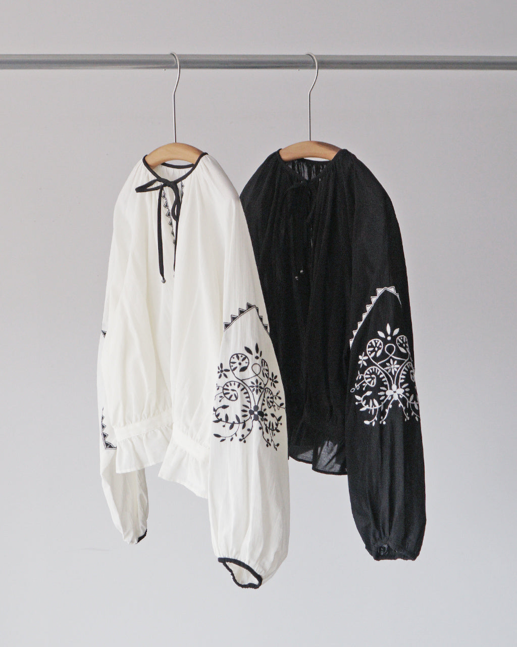 EMBROIDERED BLOUSE 26SMSBL09