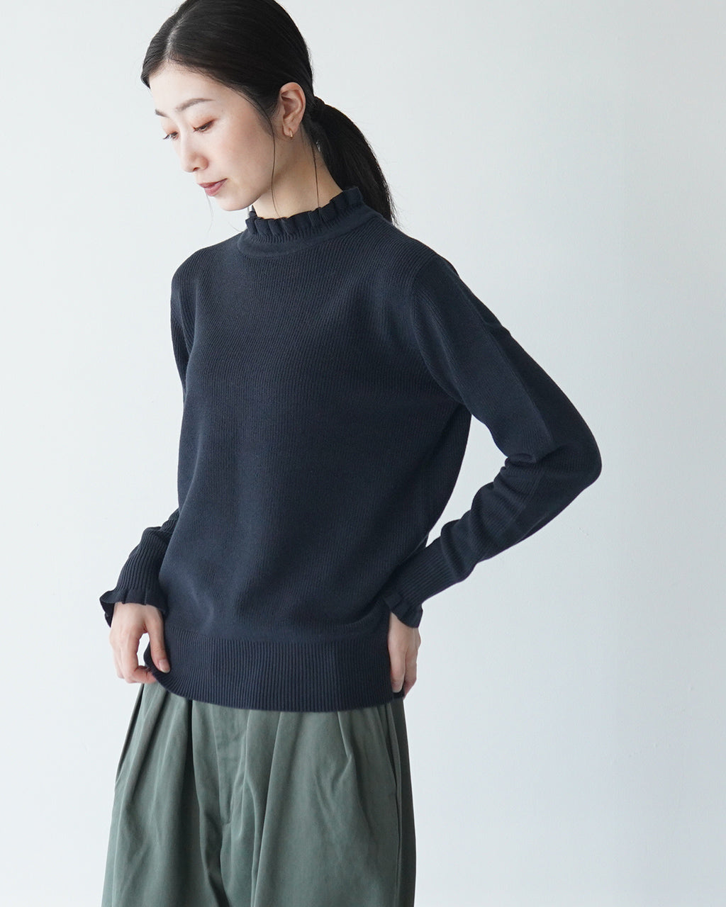 【SALE！20%OFF】tumugu ツムグ ランダムリブニット フリル ハイネック セーター TK19303b