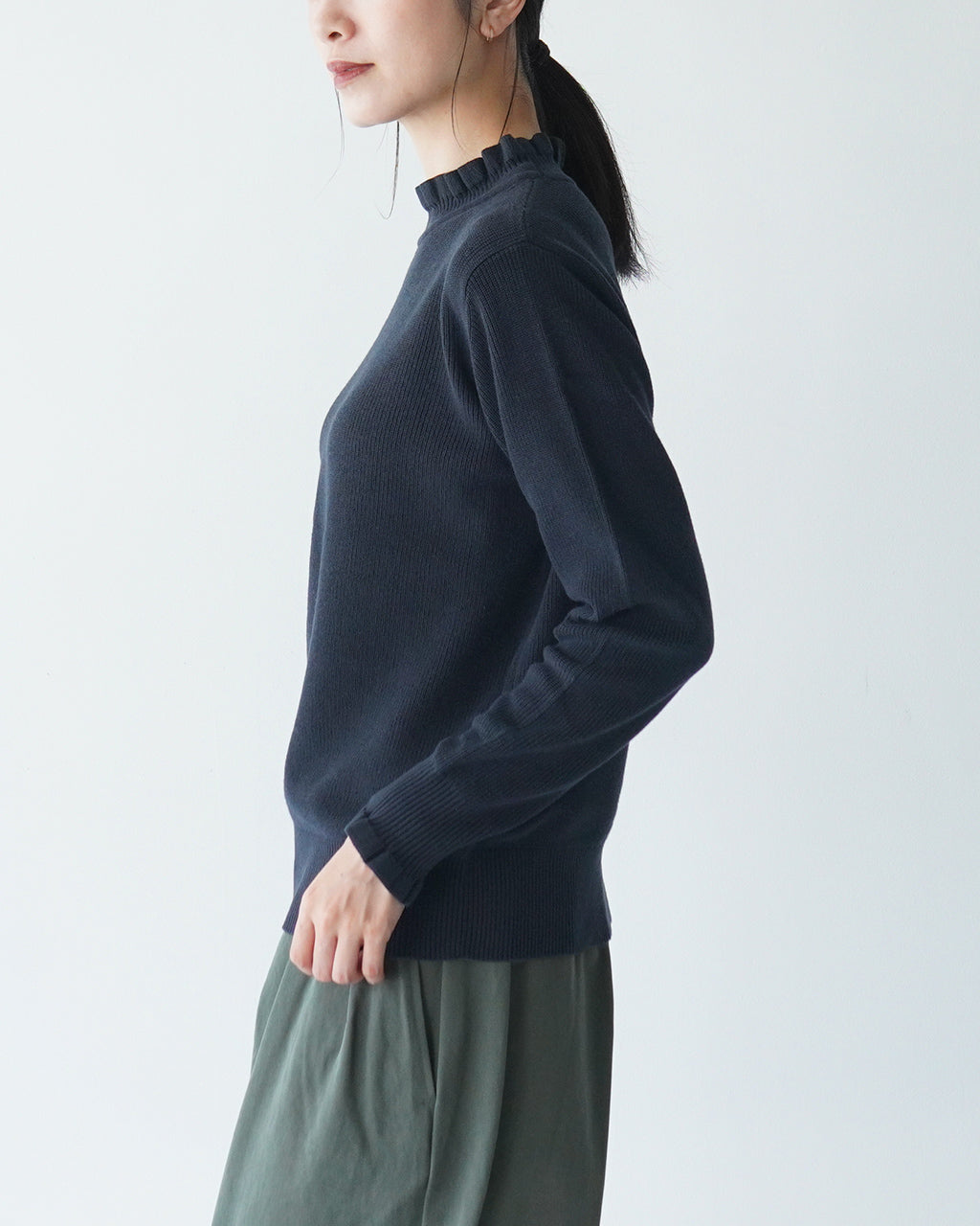 【SALE！20%OFF】tumugu ツムグ ランダムリブニット フリル ハイネック セーター TK19303b