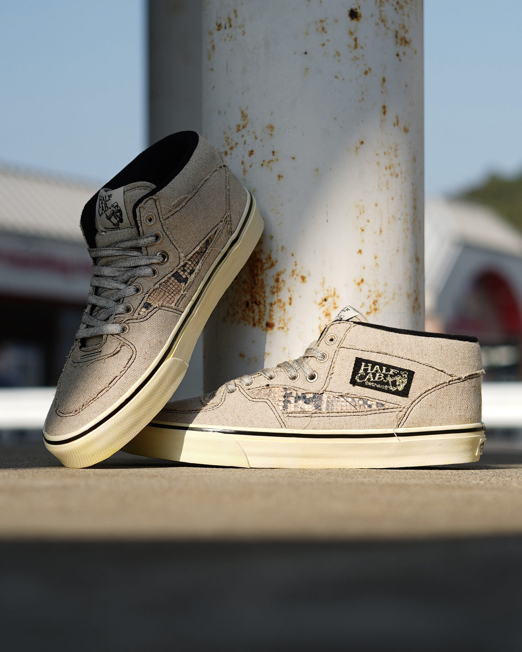 【SALE！20%OFF】VANS ヴァンズ バンズ ハーフキャブ ミドルカット スニーカー シューズ HALF CAB VN000CMUEBS