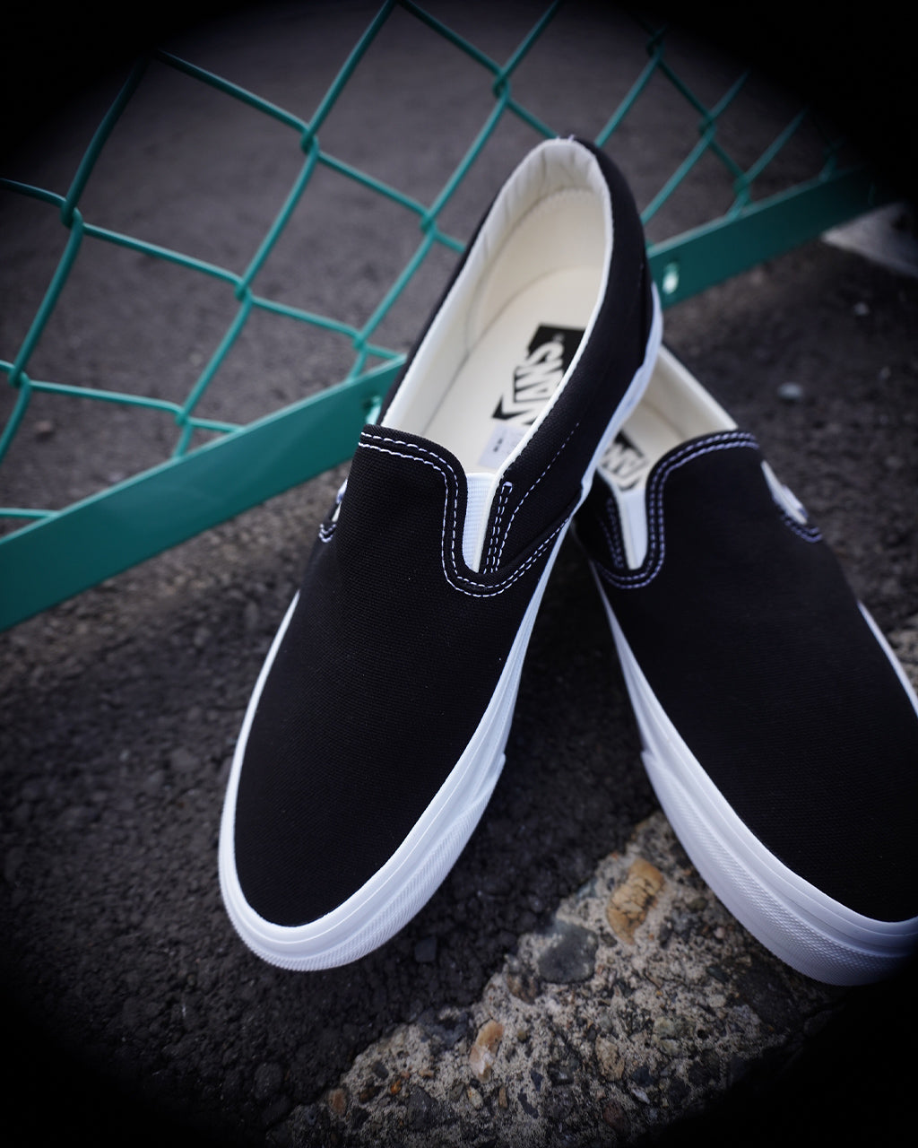 VANS ヴァンズ PREMIUM LX スリッポン 復刻版 98 LX Slip-On Reissue 98 スニーカー シューズ 靴 VN000CSEBA2【クーポン対象外】【送料無料】