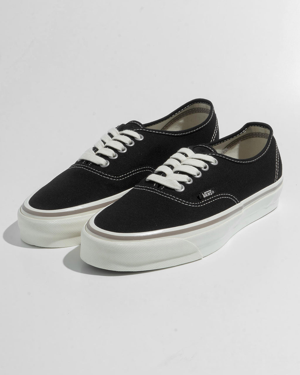 【アウトレット！30%OFF】VANS ヴァンズ ローカット スニーカー シューズ レースアップ 靴 MTE AUTHENTIC REISSUE 44 VN000CT71KP