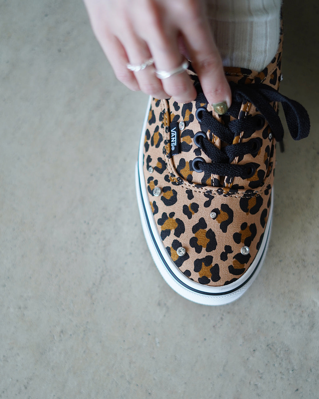 Authentic VN000EADJM9