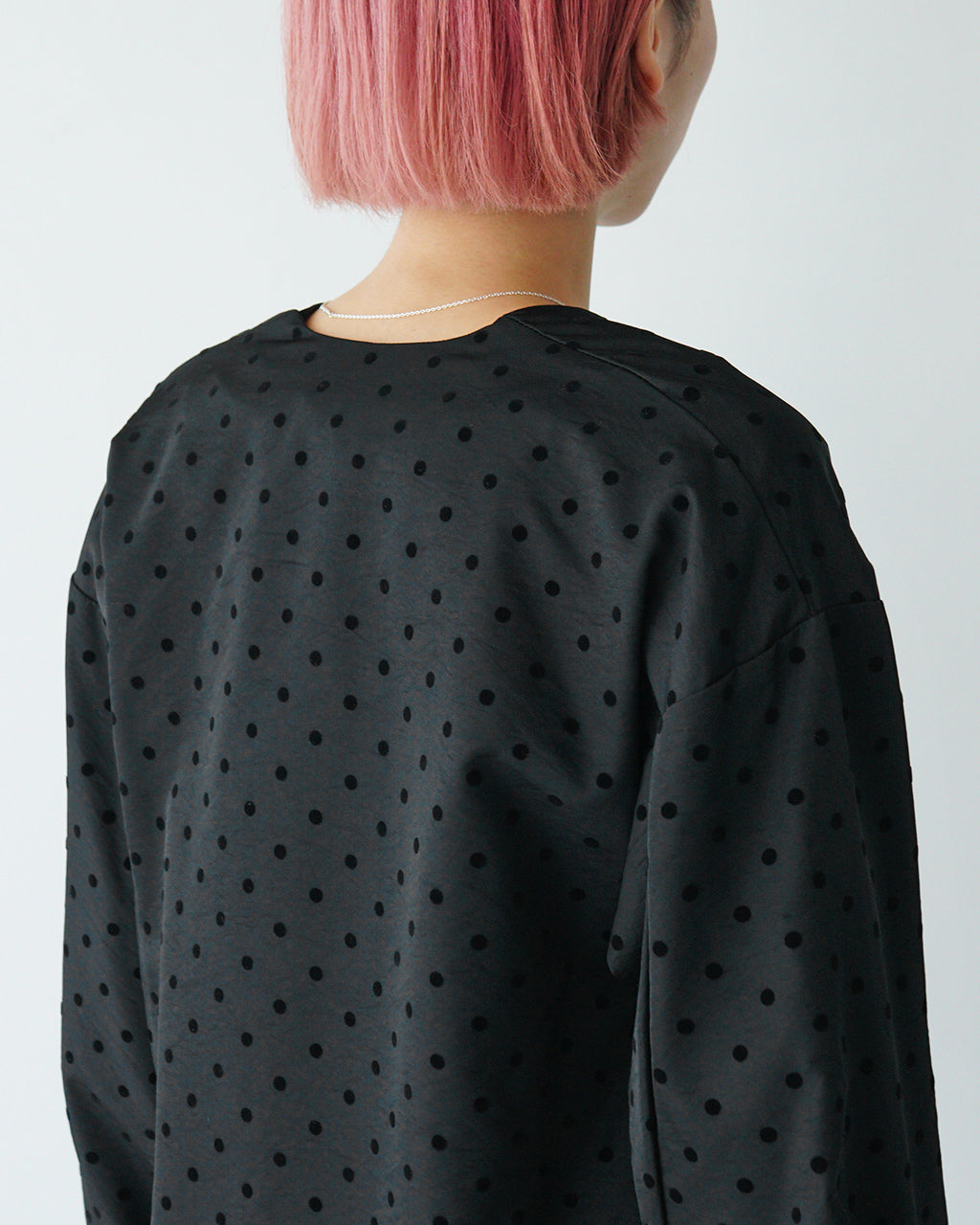 期間限定ポイント10倍！WHYTO. ホワイト ドットブラウス slit neck dot blouse スリットネック ボリューム袖 WHT24FBL4052【送料無料】